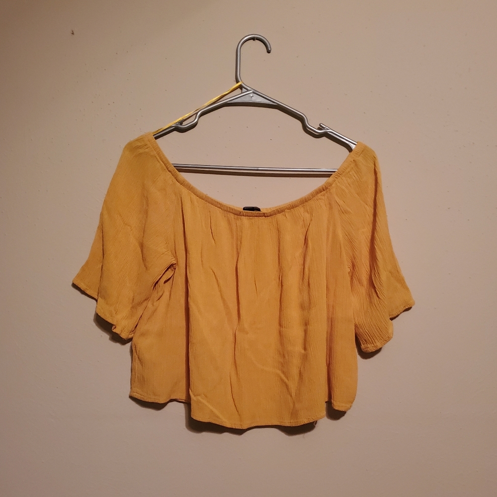 Off The Shoulder Top - Picture 3 of 4